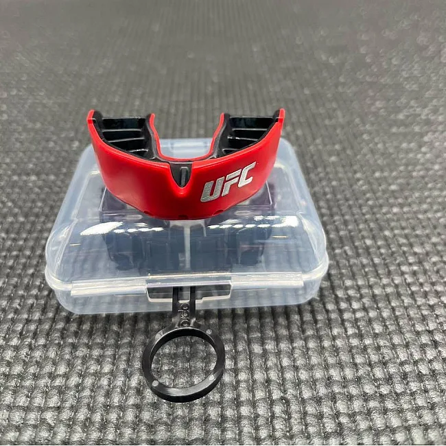 Капа для бокса OPRO Silver UFC взрослая (возраст 11+) Red/Black (ufc.102514002)