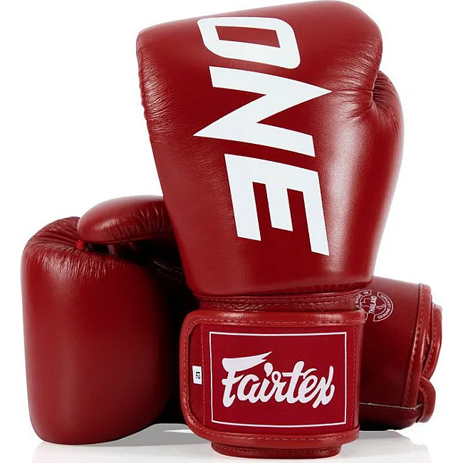 Боксерські рукавиці Fairtex BGV1-ONE (натуральна шкіра) Red (бинти в комплекті)