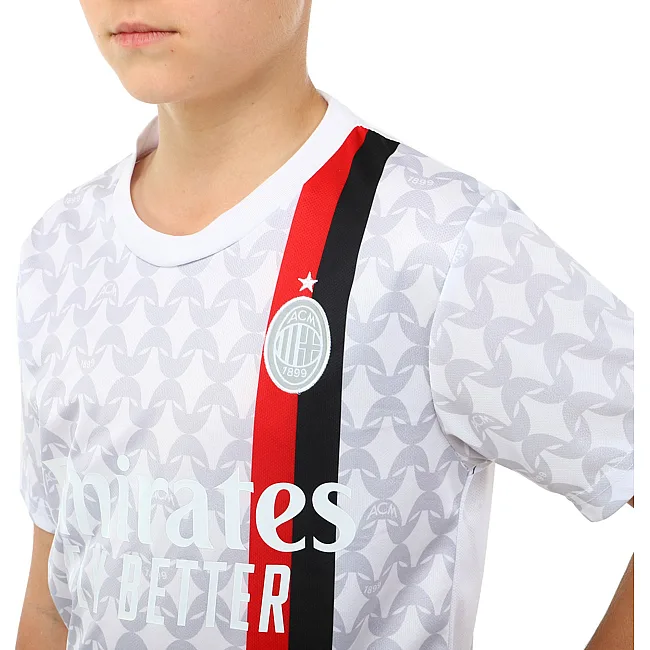 Футбольна форма дитяча із символікою клубу
 AC MILAN гостьова 2024 SP-SPORT
 CO-6352 20-28