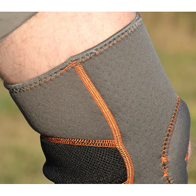 Наколенник-бандаж MADMAX MFA-297 with Patella Stabilizer Dark Grey/Orange