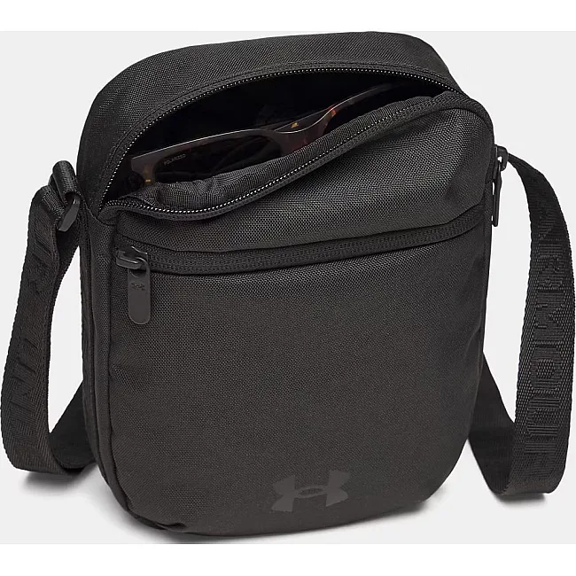 Сумка через плечо UNDER ARMOUR Essential Crossbody 3,2L черный 22 x 16 x 6 см