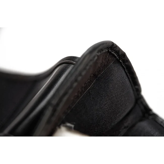Перчатки для кикбоксинга Adidas с лицензией Wako (красно-черный, adiKBWKF200)