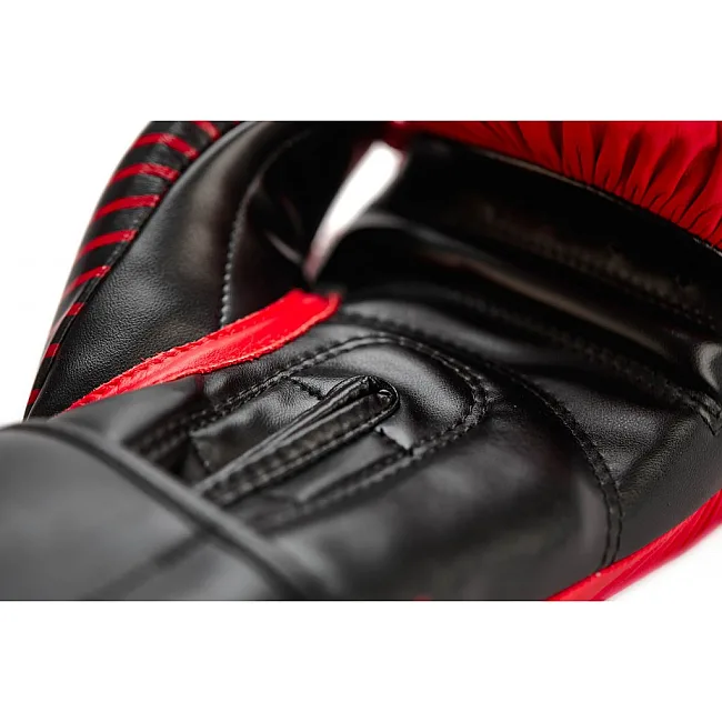 Перчатки для кикбоксинга Adidas с лицензией Wako (красно-черный, adiKBWKF200)
