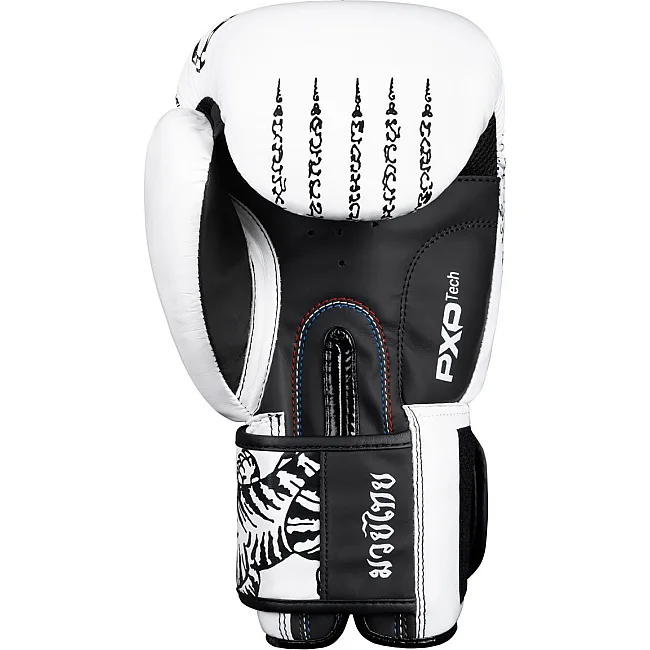 Боксерские перчатки Phantom Muay Thai White (капа в подарок)