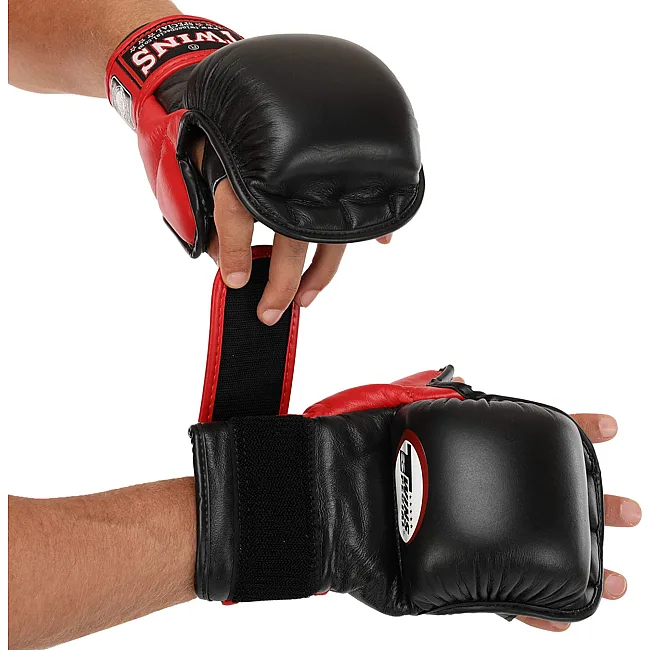 Перчатки Крабы спаринговые для MMA TWINS

 GGL-1 (Черный-синий)