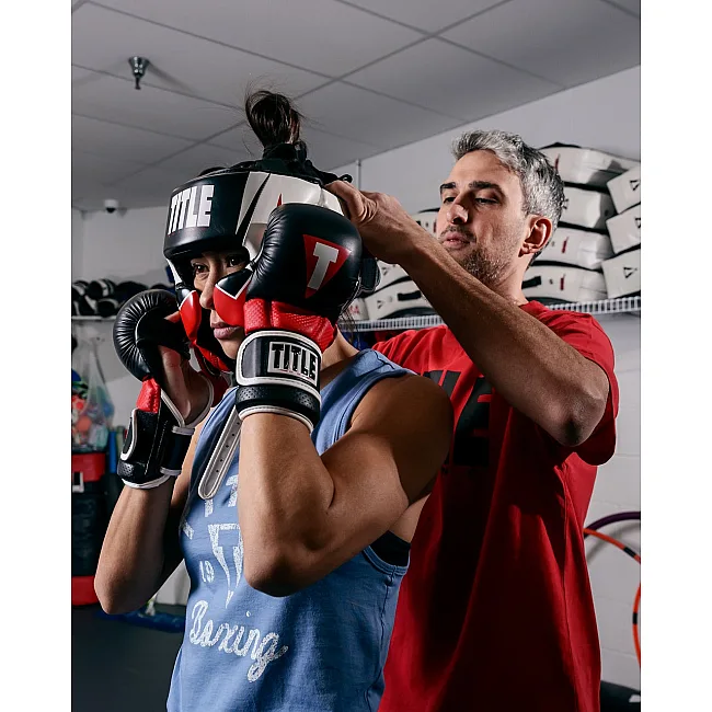 Боксерский шлем TITLE MMA Command Black/White/Red (капа в комплекте)