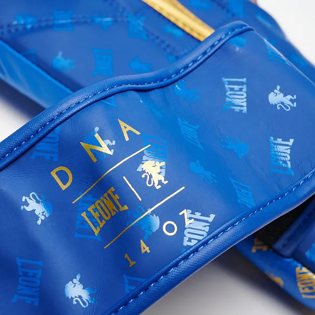 Боксерские перчатки Leone GN220 DNA Blue (бинты 4 м. в комплекте)