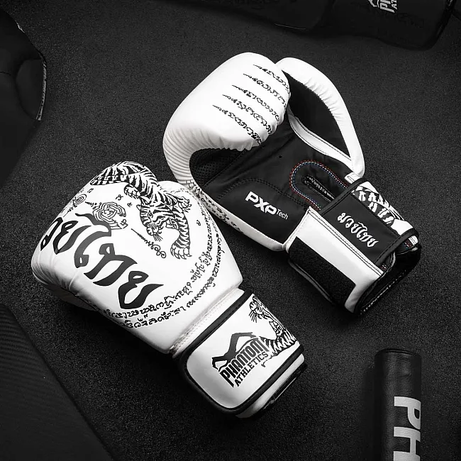 Боксерские перчатки Phantom Muay Thai White (капа в подарок)
