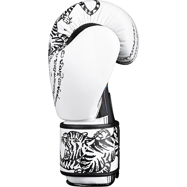 Боксерские перчатки Phantom Muay Thai White (капа в подарок)