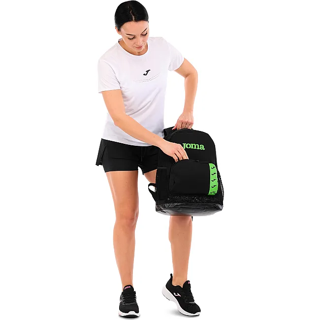 Спортивный рюкзак
 JOMA
 MOCHILA SPLASH 401028-117 25л (Черный)