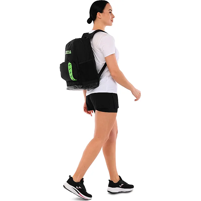 Спортивный рюкзак
 JOMA
 MOCHILA SPLASH 401028-117 25л (Черный)