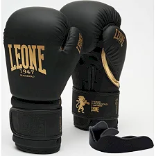 Боксерские перчатки Leone GN059D Black/Gold (капу в комплекте)
