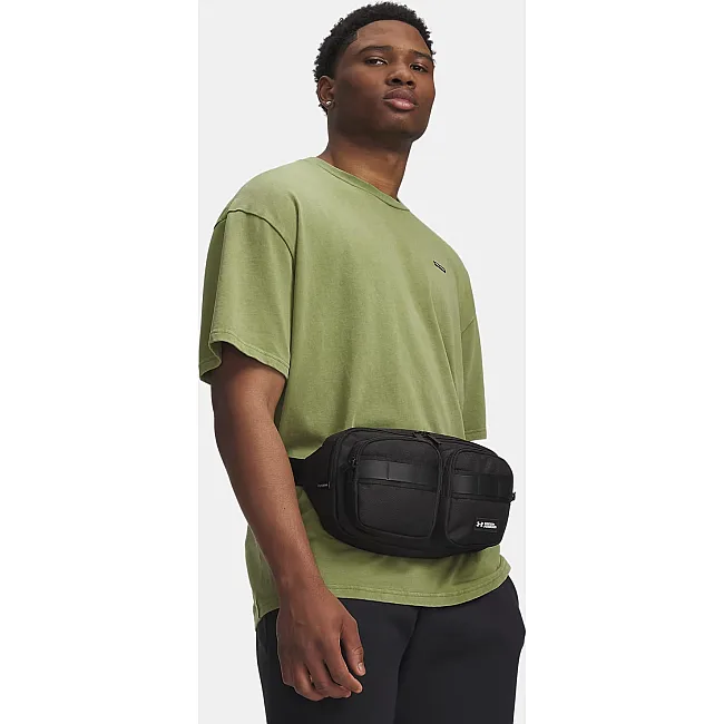 Сумка на пояс UNDER ARMOUR Triumph Crossbody 4L черный 17 x 29 x 5 см