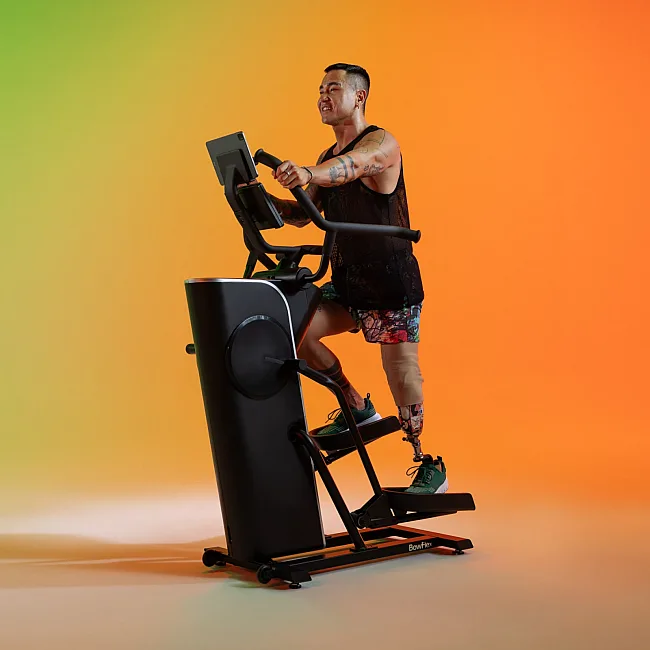 Эллиптический тренажер магнитный Bowflex Max Trainer SEi черный