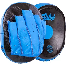 Мини-лапа боксерская изогнутая тренировочная кожа FAIRTEX BO-9483 20x17x4.5см 2штуки (Черный-синий)