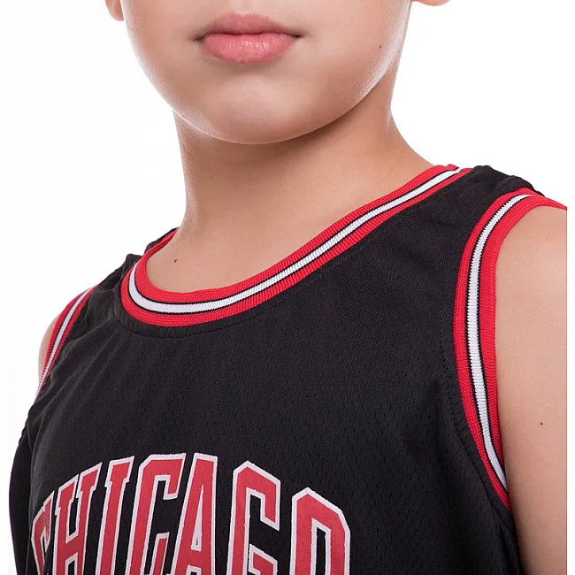 Детская баскетбольная форма
 NBA клуб Chicago Bulls 23 5351 (Красный-белый)