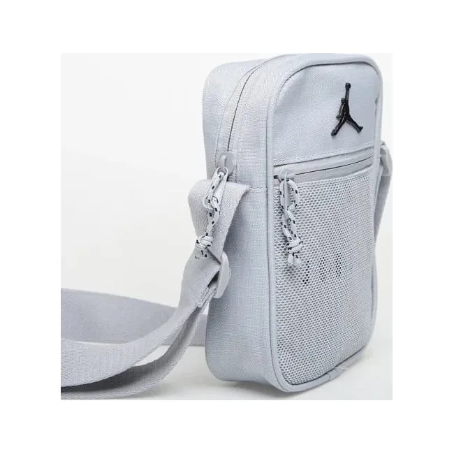 Сумка NIKE Jam Blacktop Festtival Bag 1.7L серый (для мужчин) 23 х 15 х 5 см