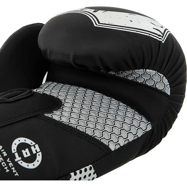 Рукавички для боксу


 PU HARD TOUCH BO-8469 (Чорний-блакитний)