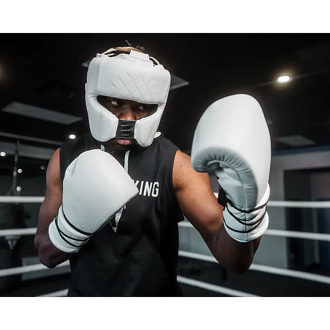 Боксерський шолом TITLE Boxing Ko-Vert White