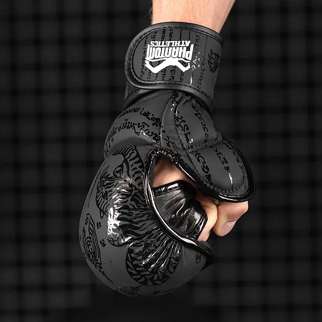 Перчатки для ММА Phantom Muay Thai Black (капа в подарок)