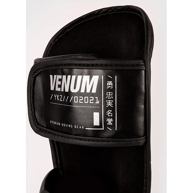 Защитa голени для детей VENUM YKZ21 For Black White