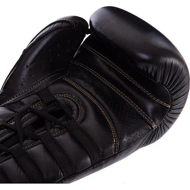Боксерские перчатки
 на шнуровке кожаные UFC PRO Prem Lace Up UHK-75046 16унций