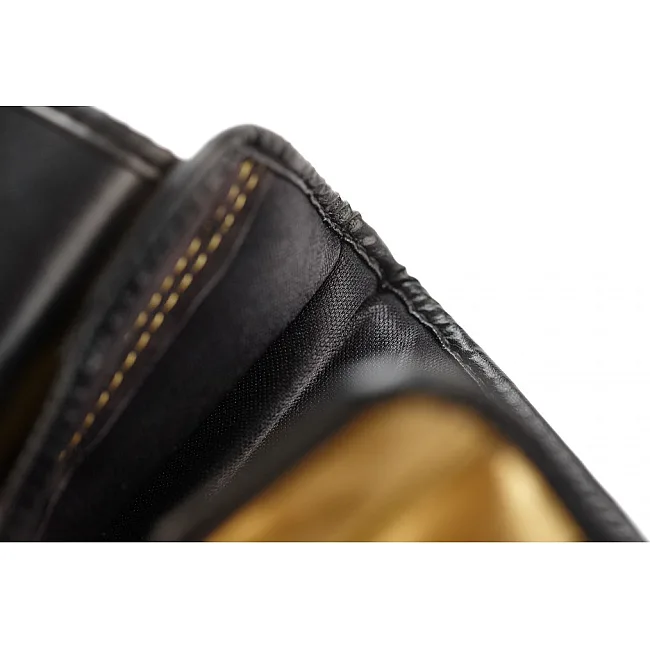 Перчатки для кикбоксинга Adidas с лицензией Wako (черно-золотой, adiKBWKF200)