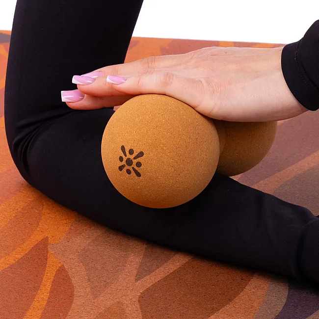 Мяч массажный пробковый двойной для МФР и самомассажа Duoball BLOOM LB7128 ø7,7см cветло-коричневый (Светло-коричневый)