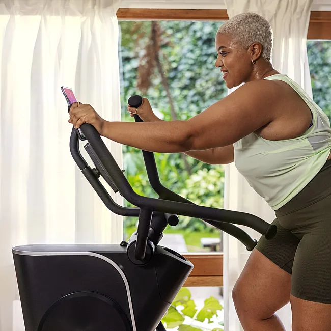 Эллиптический тренажер магнитный Bowflex Max Trainer SEi черный