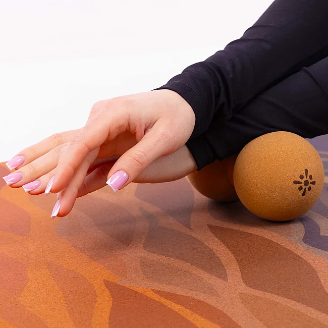 Мяч массажный пробковый двойной для МФР и самомассажа Duoball BLOOM LB7128 ø7,7см cветло-коричневый (Светло-коричневый)