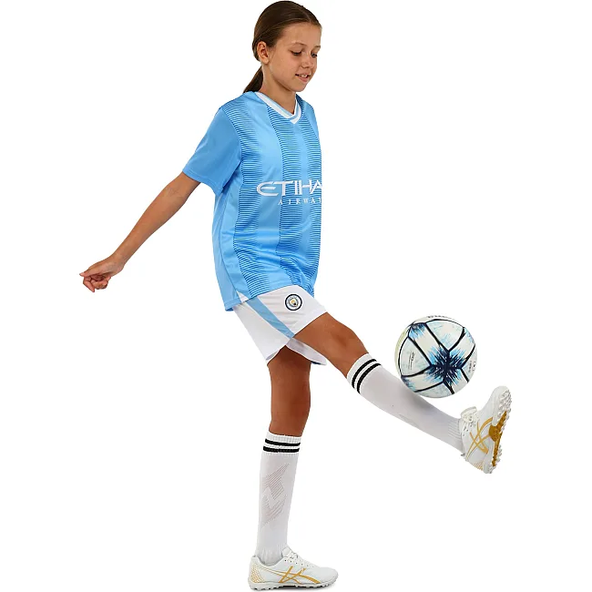 Футбольна форма дитяча із символікою клубу
 MANCHESTER CITY домашня 2024 SP-SPORT

 CO-7184 (Блакитний-білий)