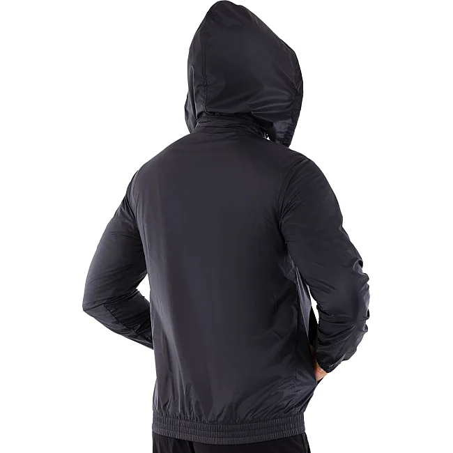 Спортивна вітровка
 JOMA

 PASARELA III 101552-100 (Чорний)