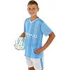 Футбольна форма дитяча із символікою клубу
 MANCHESTER CITY домашня 2024 SP-SPORT

 CO-7184 (Блакитний-білий)
