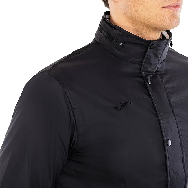 Спортивна вітровка
 JOMA

 PASARELA III 101552-100 (Чорний)