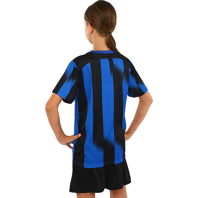 Футбольна форма дитяча із символікою клубу
 INTER MILAN домашня 2024 SP-SPORT

 CO-7194 (Синьо-чорний)