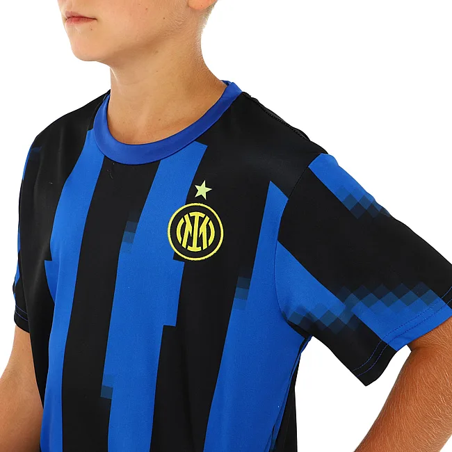 Футбольна форма дитяча із символікою клубу
 INTER MILAN домашня 2024 SP-SPORT

 CO-7194 (Синьо-чорний)