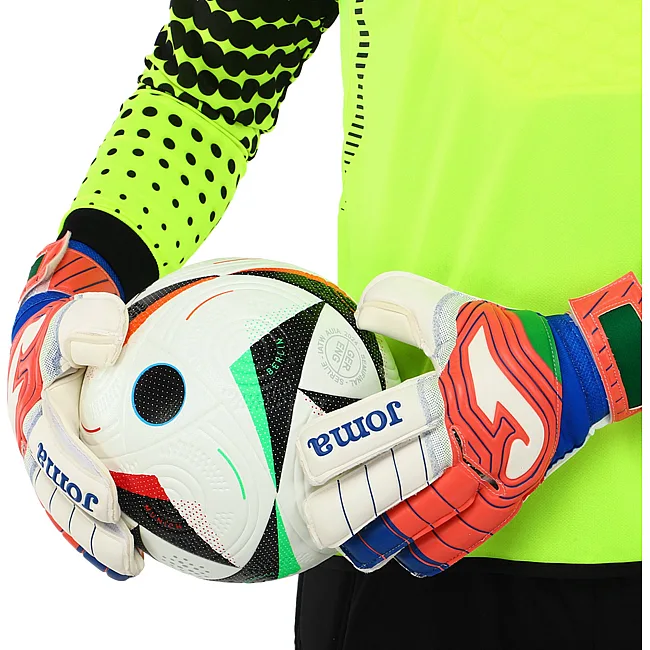 Вратарские перчатки
 профессиональные с защитой пальцев JOMA

 BRAVE 401183-220
 7-12 (Белый-красный-синий)