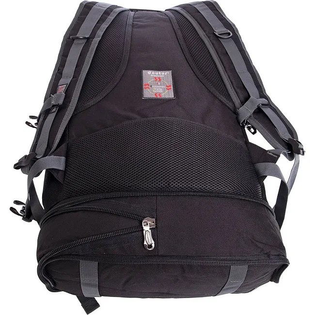 Туристичний рюкзак
 DEUTER
 11067 28л (Чорний)