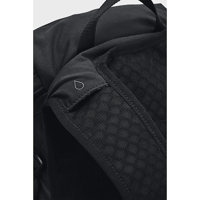 Спортивний рюкзак UNDER ARMOUR Launch Trail 16L чорний 11х44,5х25,5