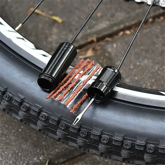 Ремкомплект для бескамерки Peaty's Holeshot Tubeless Puncture Plugger Kit, Black