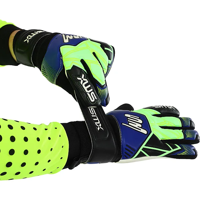 Вратарские перчатки SOCCERMAX FB-8243
