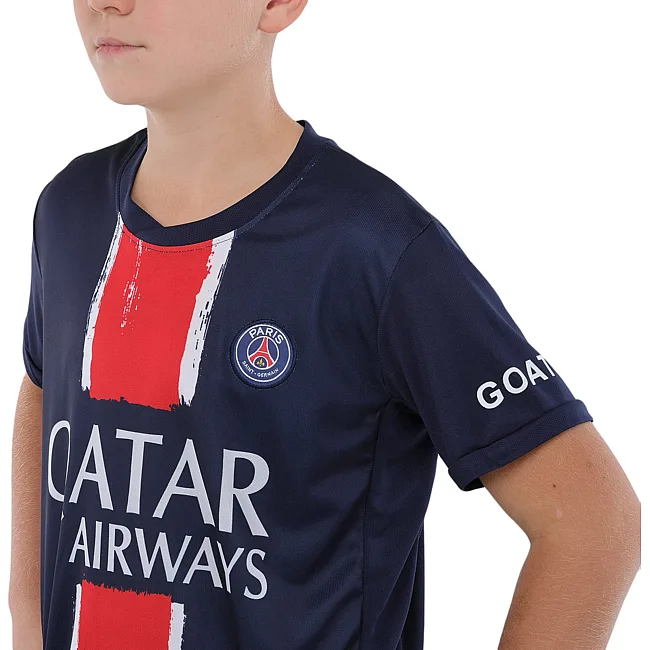 Футбольна форма дитяча із символікою клубу
 PSG MBAPPE 10 домашня 2024 SP-SPORT

 CO-3676 105-160

см (Синьо-червоний)
