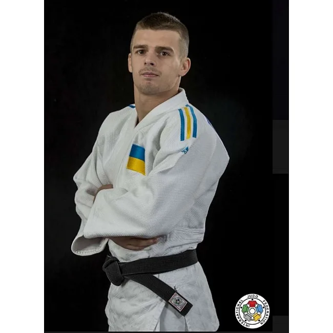Кимоно для дзюдо Adidas Champion 2 с лицензией IJF (белый/сине-желтые полосы, J-IJF-SMU)