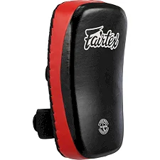 Тай-пэд ударный для Муай Тай изогнутый с ремнями и ручкой кожа FAIRTEX BO-0283 (Черный)