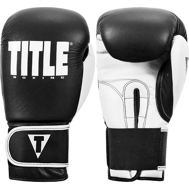 Боксерские перчатки TITLE Boxing Dynamic Strike Black/White (бинты 4м. в комплекте)