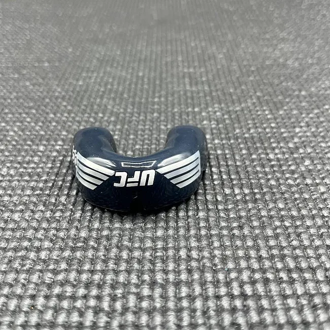 Капа для бокса OPRO Instant Custom-Fit UFC взрослая (возраст 11+) Silver/Black (art.102529002)