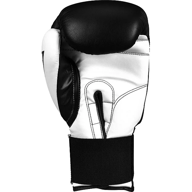 Боксерские перчатки TITLE Boxing Dynamic Strike Black/White (бинты 4м. в комплекте)