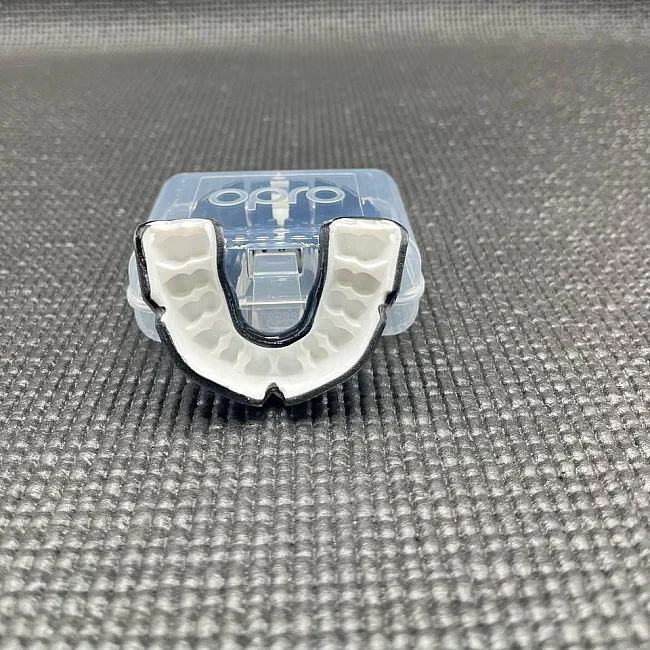 Капа для бокса OPRO Instant Custom-Fit UFC взрослая (возраст 11+) Silver/Black (art.102529002)