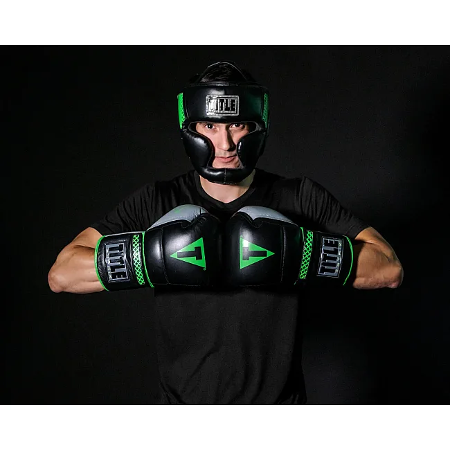 Боксерский шлем TITLE Boxing Matrix Black Neon Green