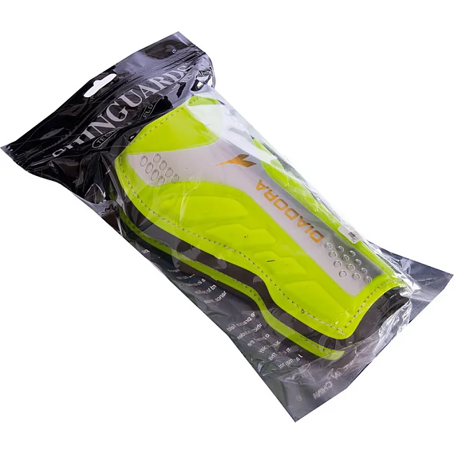 Щитки для футбола
 DIADORA
 FB-602